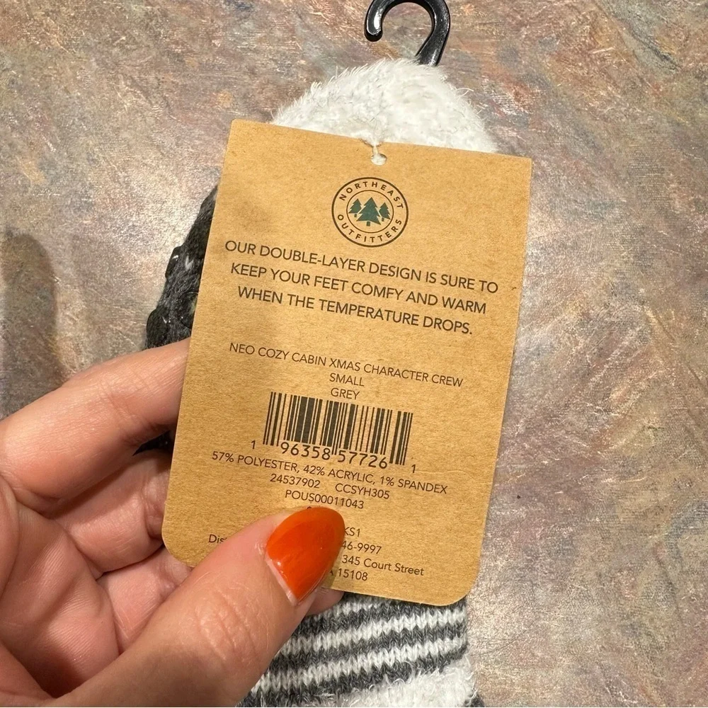 NWT Northeast Outfitters Youth Neo Cozy Cabin Winter Gnome Aloe Crew Socks